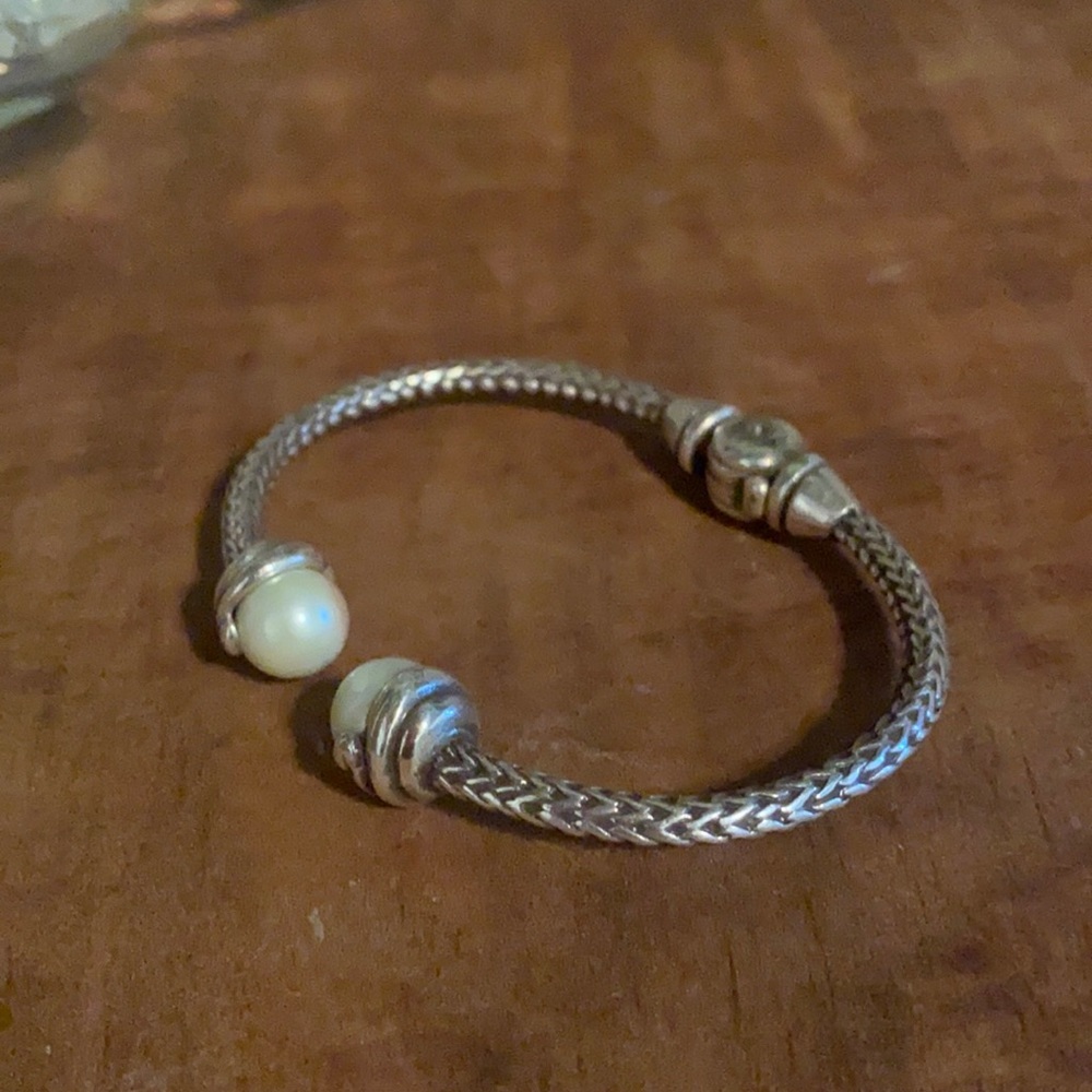 Silver bracelet with pearl accents